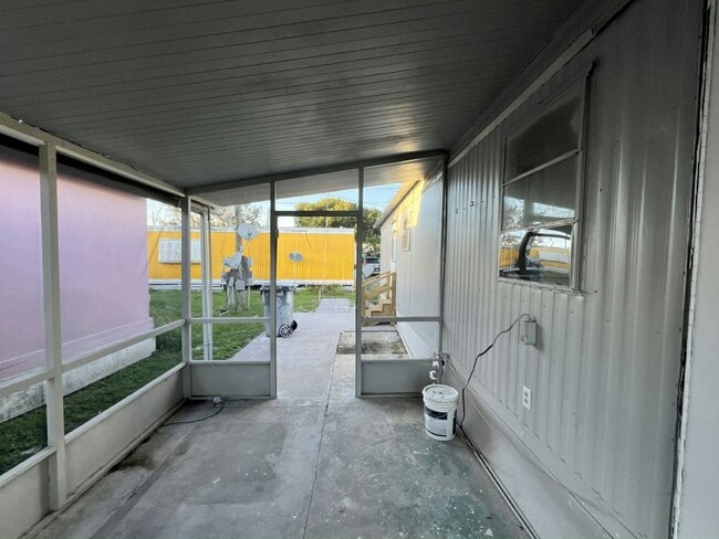 Building Photo - 108 Southland Ct