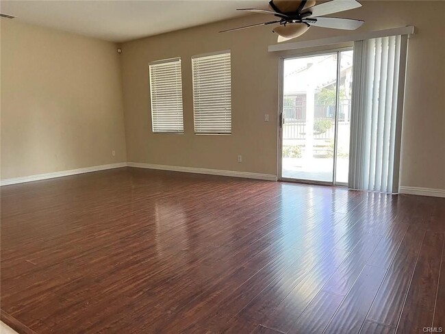 Building Photo - 28379 Hillsdale Ave