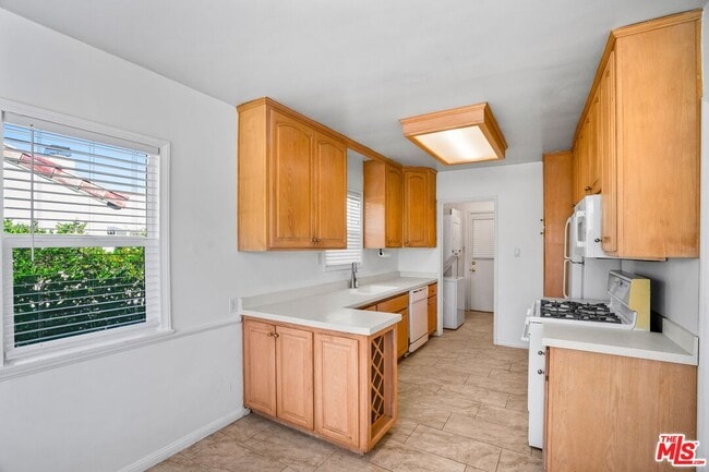 Building Photo - 1918 Prosser Ave