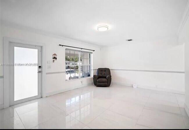 Building Photo - 1453 Northeast 149th Street, Miami, FL 331...
