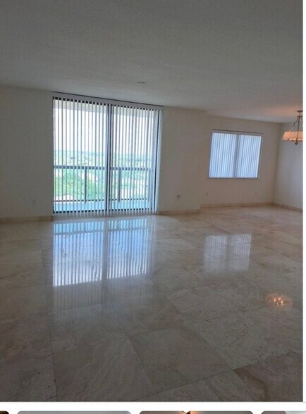 Building Photo - 3630 Gardens Pky