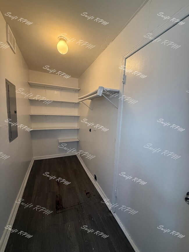 Building Photo - 709 NE 66th Terrace