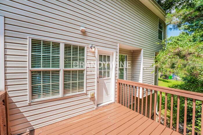 Building Photo - 2334 Brookgate Way