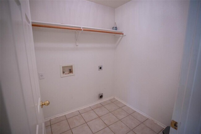 Building Photo - 2724 Cradlerock Terrace