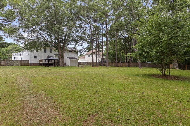 Building Photo - 4 Bedroom 2.5 Bathroom located in Creeks Edge