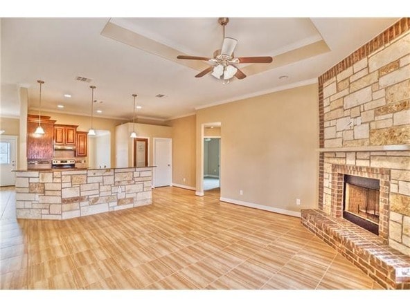 Building Photo - 2118 Yturria Dr