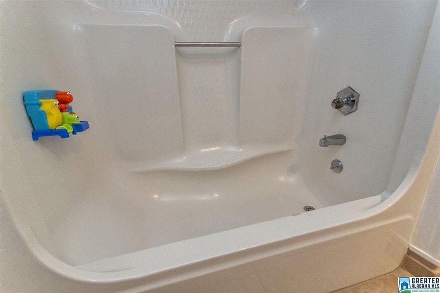 Building Photo - 707 Truss Ferry Rd