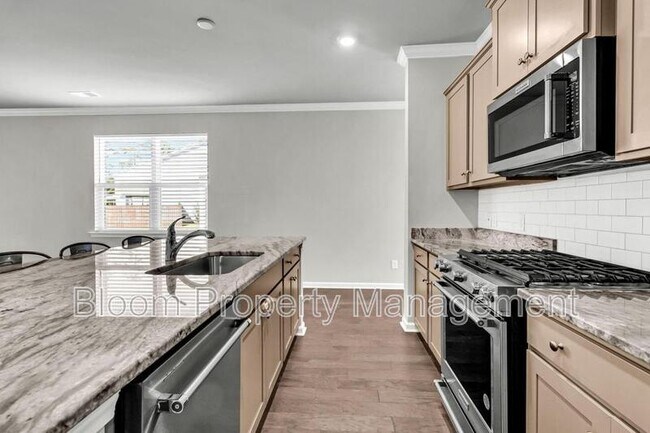 Building Photo - 640 Chigwell Springs Ln