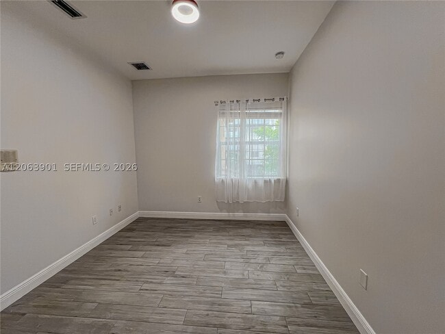 Building Photo - 3850 NE 168th St
