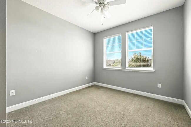 Building Photo - 474 Convex Ln