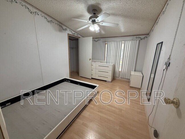 Building Photo - 18240 Lynbrook Rd