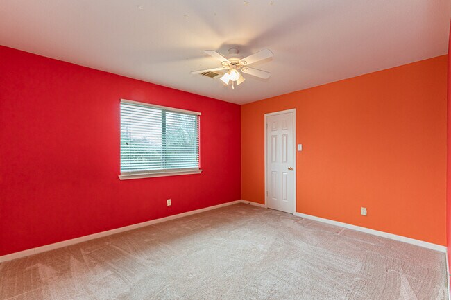 Building Photo - 13607 Auburn Oaks