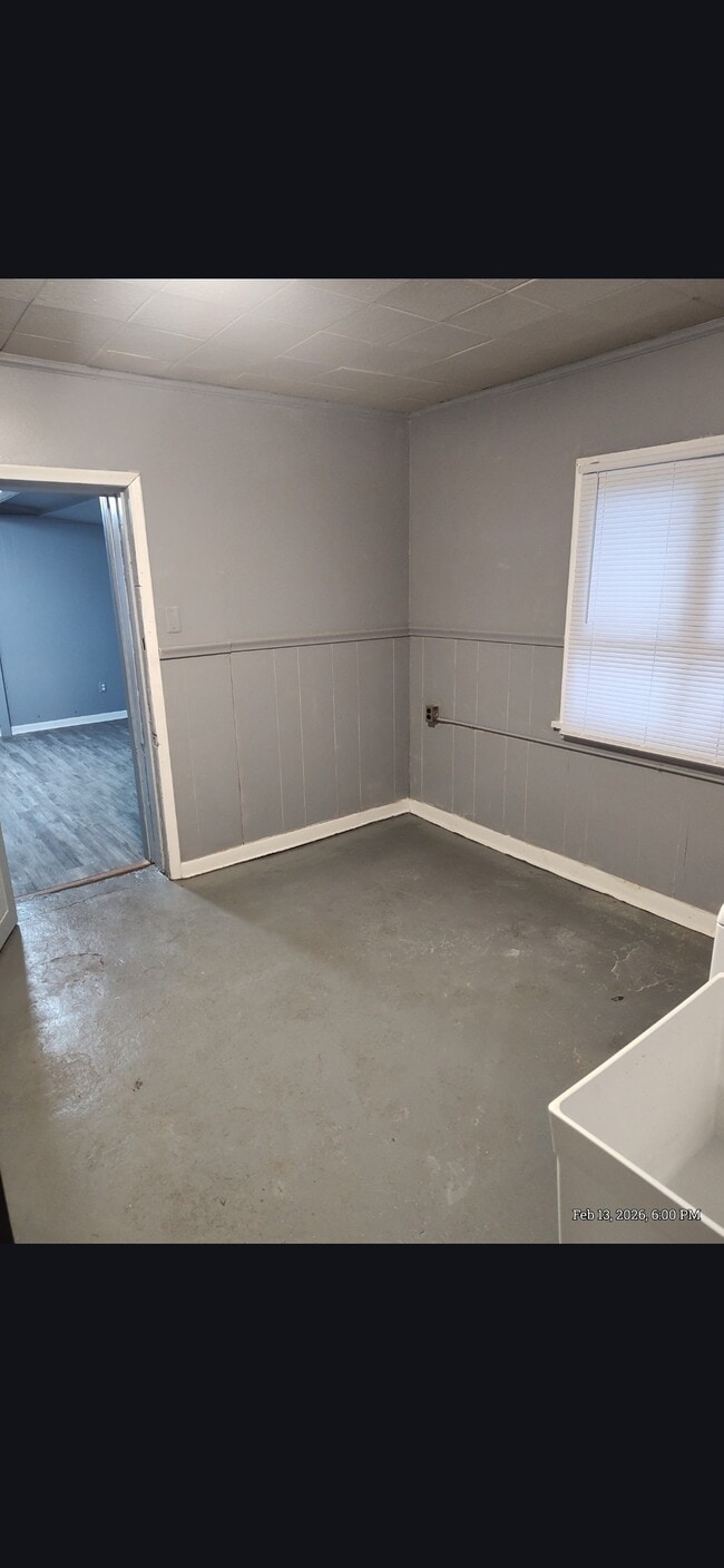 Building Photo - 11052 Chapp Ave