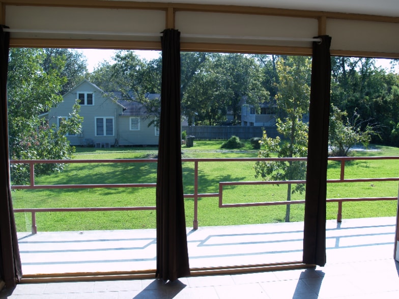 Building Photo - 710 Iris St