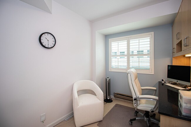 Building Photo - Fully Furnished 2-Bedroom + Office, 2-Bath...