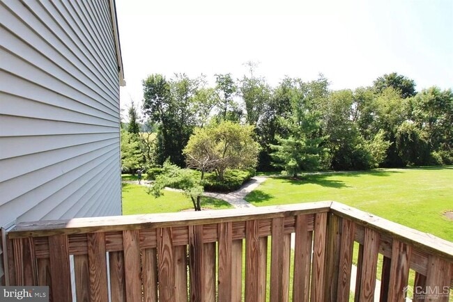 Building Photo - 818 Ravens Crest Dr