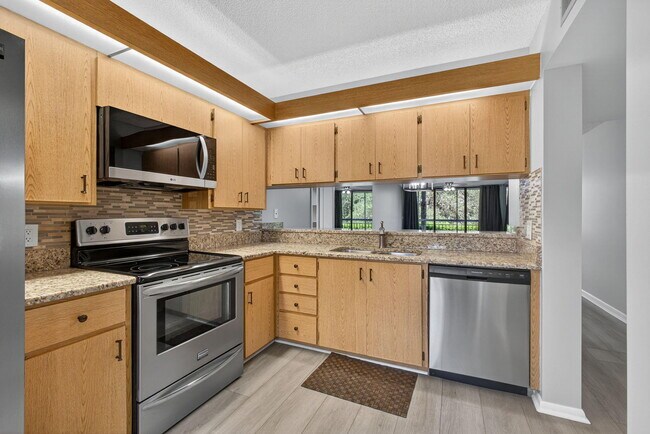 Building Photo - 2581 Village Blvd