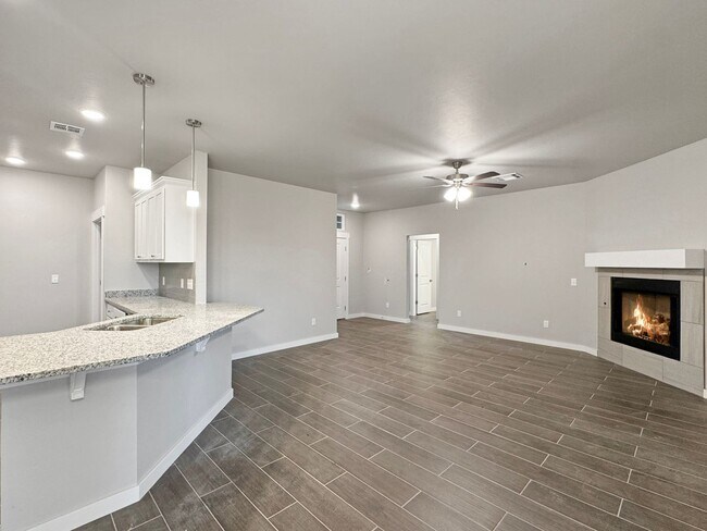 Building Photo - Beautiful 3-Bedroom Home in Council Ridge ...