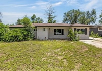 Building Photo - 601 Hackberry Dr