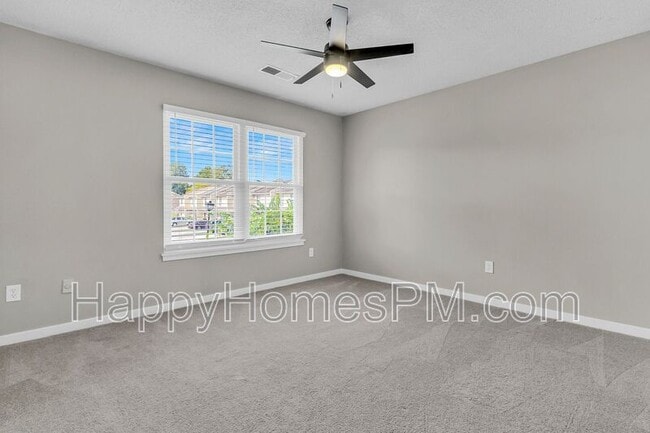 Building Photo - 5737 Dewsbury Ln