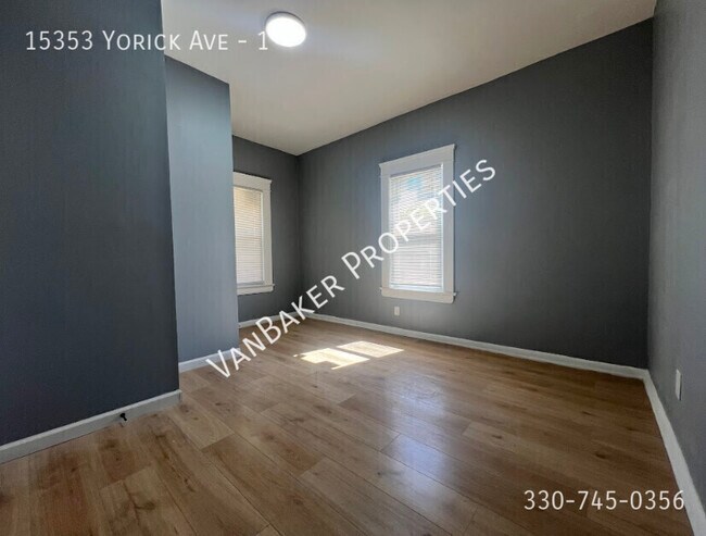 Building Photo - 15353 Yorick Ave