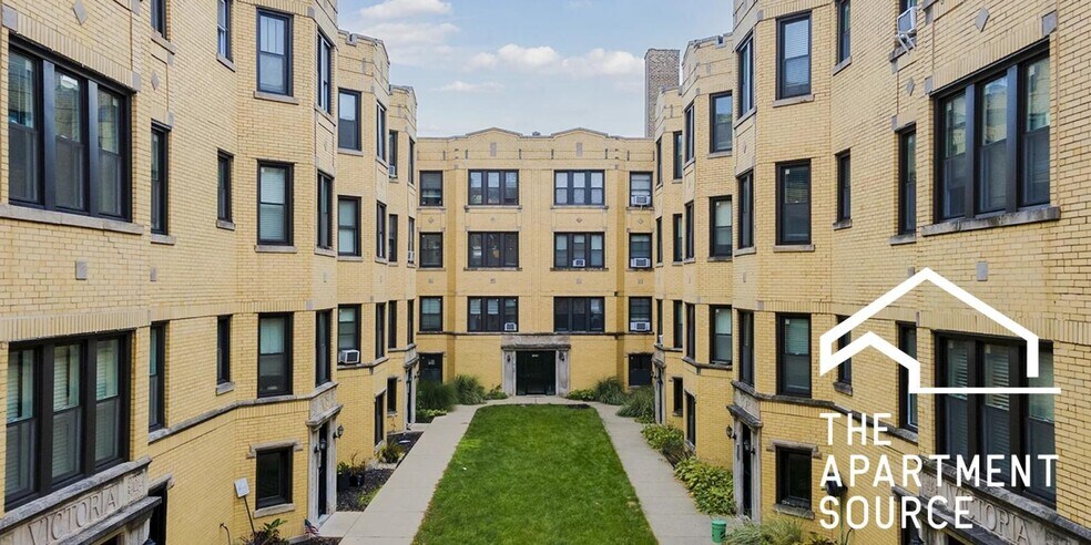 Building Photo - 3819.5 N Greenview Ave