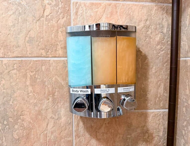 Building Photo - 16018 Windsor Dr