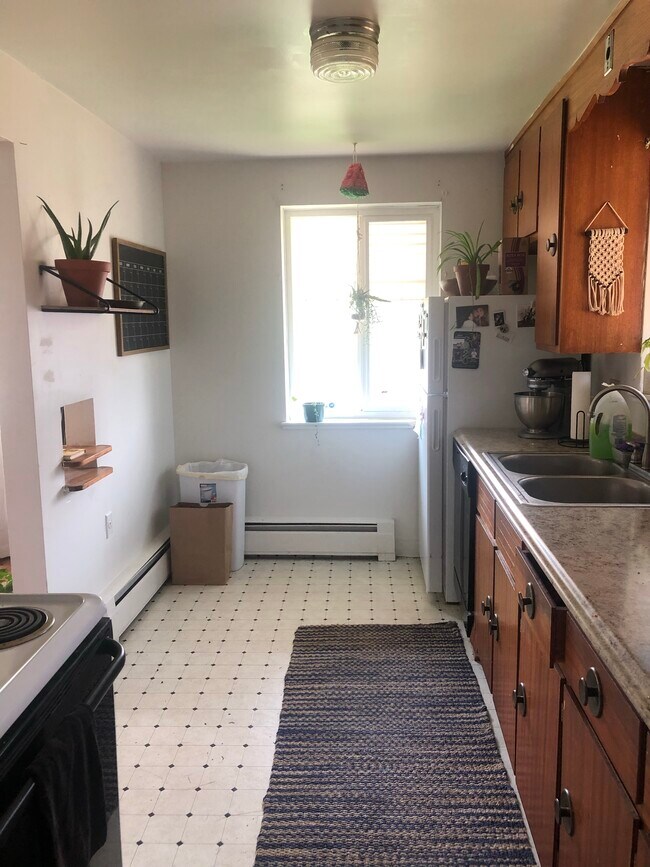 kitchen - 3927 W 23rd Ave