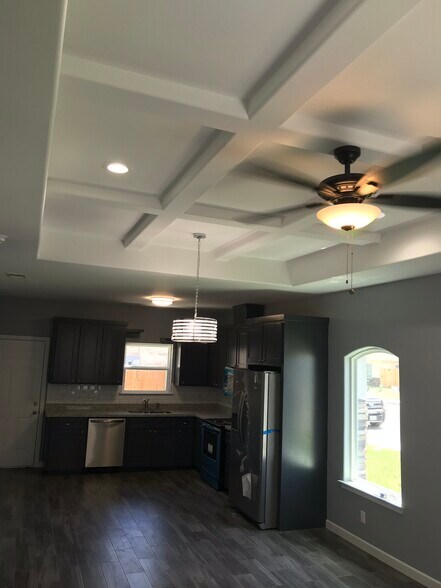 Building Photo - 513 Teague Avenue