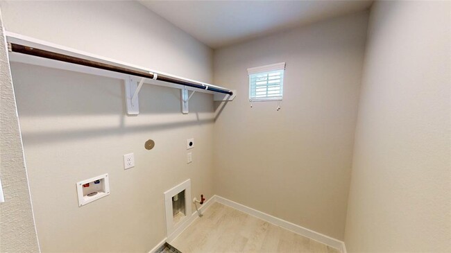 Building Photo - 333 Spruce Oak Ln