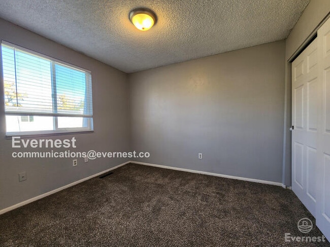 Building Photo - 8119 W 54th Pl