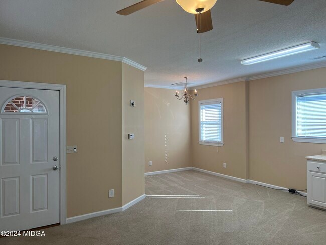 Building Photo - 110 Bragg St