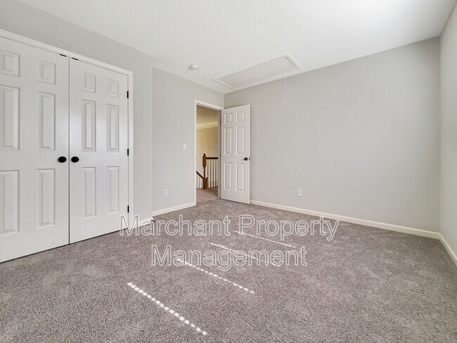 Building Photo - 15 Silverthorn Ct