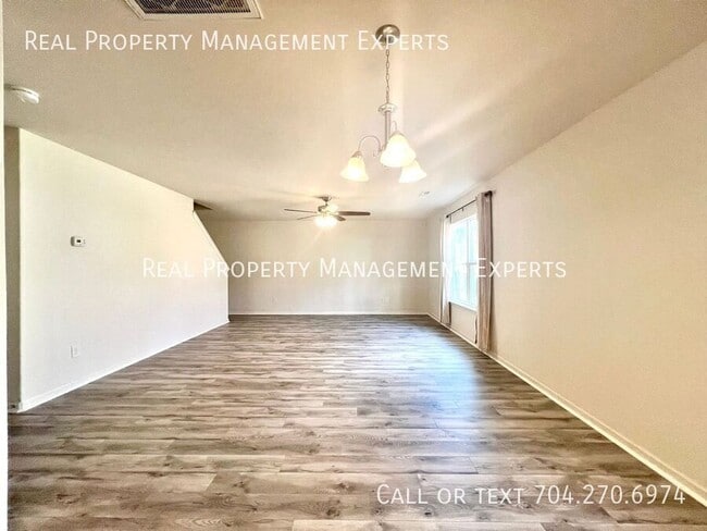 Building Photo - 1840 Juniper Dr