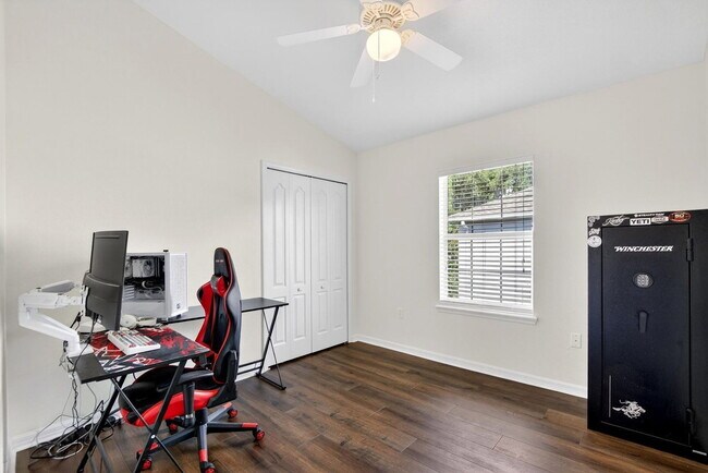 Building Photo - 714 Ashentree Dr