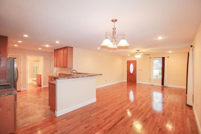 Building Photo - 241 Sweetgrass Ln