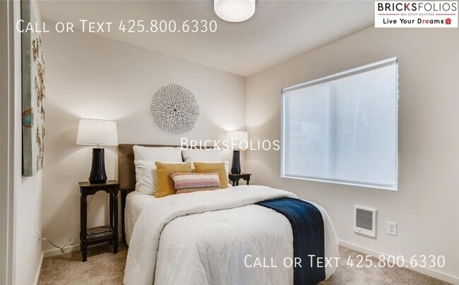 Building Photo - Ready to Experience Luxurious Living in Ly...