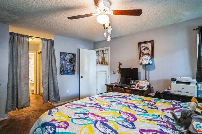 Building Photo - 6677 Ryan Chase Ct