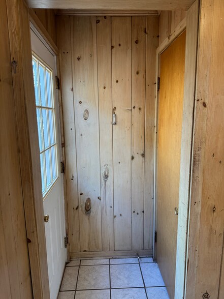 Building Photo - 514 Hillsborough St