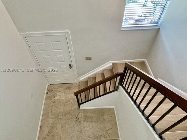 Building Photo - 2160 Bayberry Dr