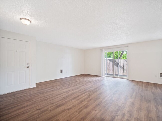 Building Photo - RENOVATED 1BD/1BA MILLWOOD APARTMENT | A/C | COVERED PARKING | PET FRIENDLY | AVAIL 9/1/26