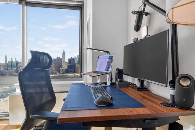 Building Photo - 33 Park View Ave