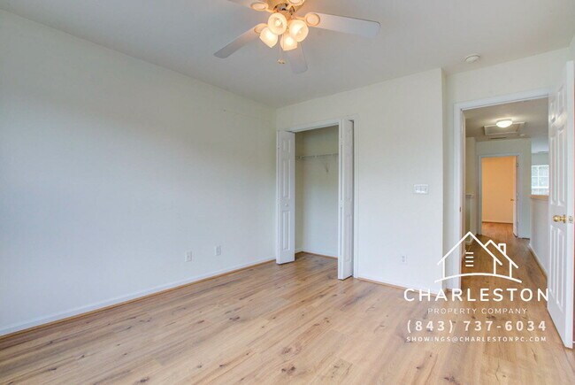 Building Photo - 2425 Scholar Ln