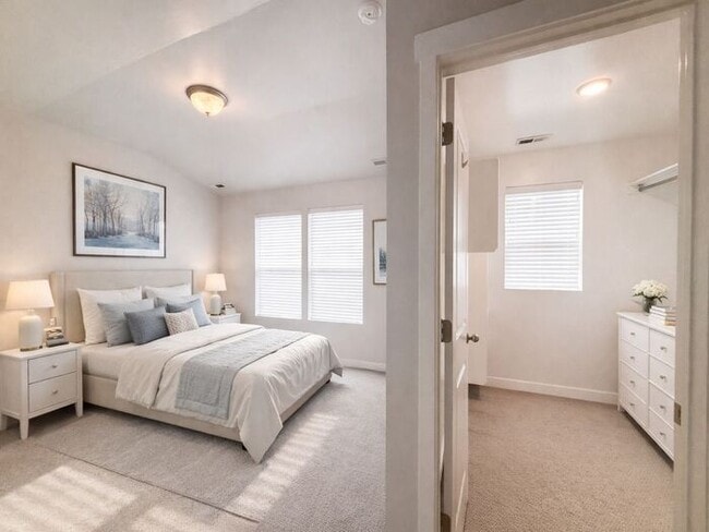 Building Photo - Stunning and Spacious 3BR 3BA Townhouse w/ Quartz Kitchen + Garage Parking + Modern Finishes in E...