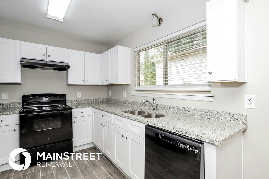 Building Photo - 6310 Beethoven Cir