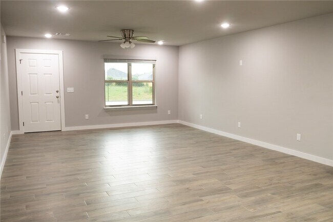 Building Photo - 1736 Merworth St