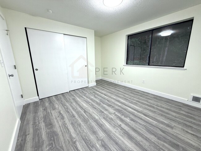 Building Photo - Forest-View 2 Bedroom on Oak Bay Road, Port Hadlock