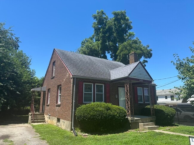 Building Photo - 148 Fairlawn Ave