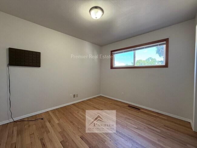 Building Photo - 109 Jasper Dr