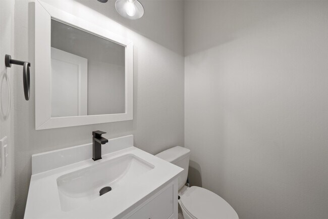 Building Photo - 8470 Berry Green Ln